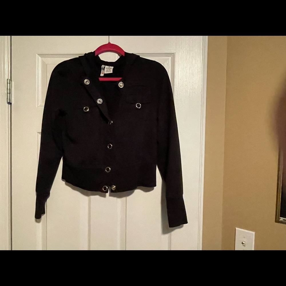 I’m a small business owner and I’m trying to sell my products on poshmark